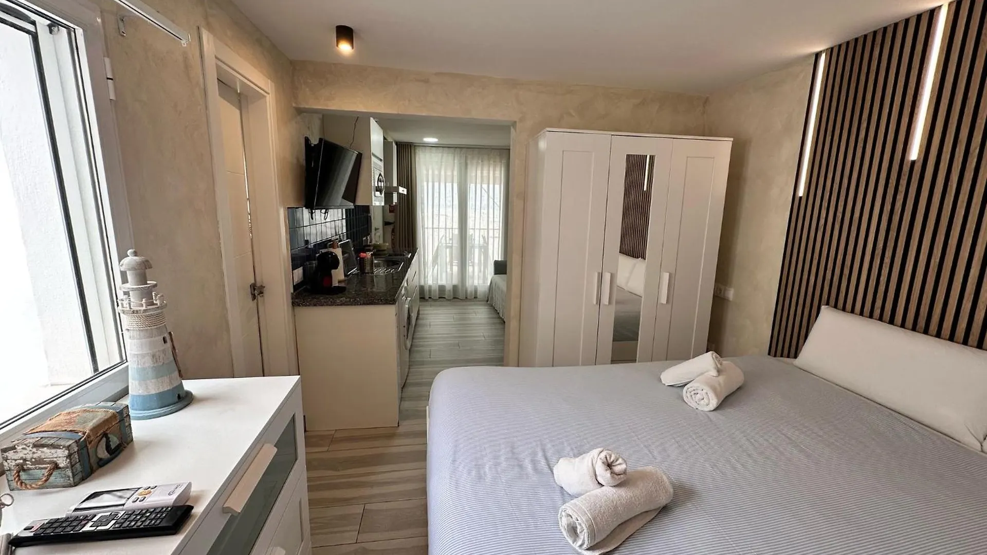 Playa Carihuela Apartamentos El Carmen Торремолинос